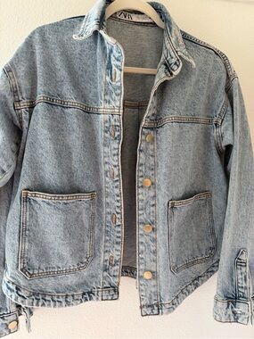 Zara Light Wash Blue Denim Jacket with Patch Pockets